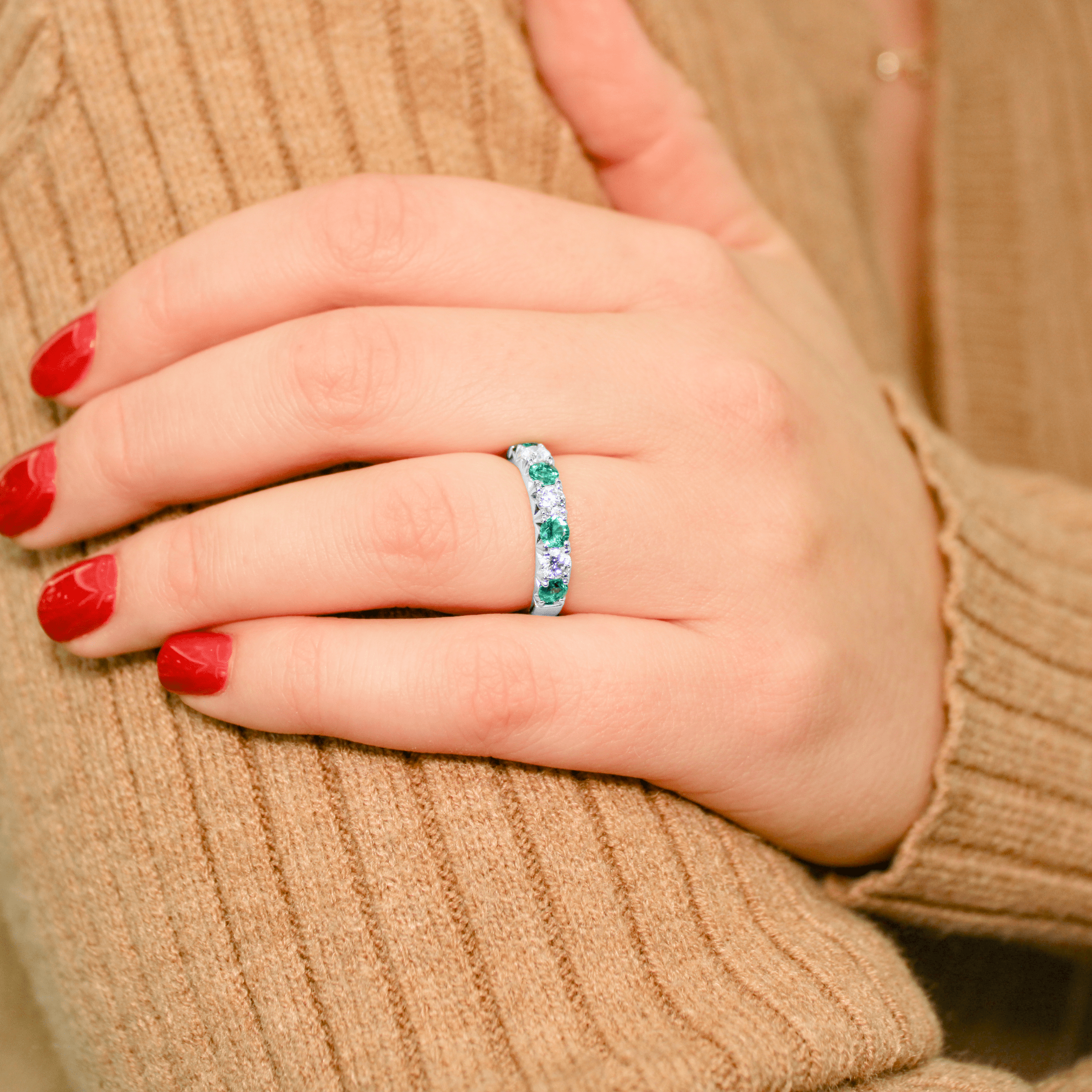 Alternating Emerald 0.64 Carats and Diamond 0.51 Carats Ring in White Gold - Image 5