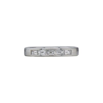 0.61 Carats Baguette-cut Channel Band in Platinum (F / VS1)