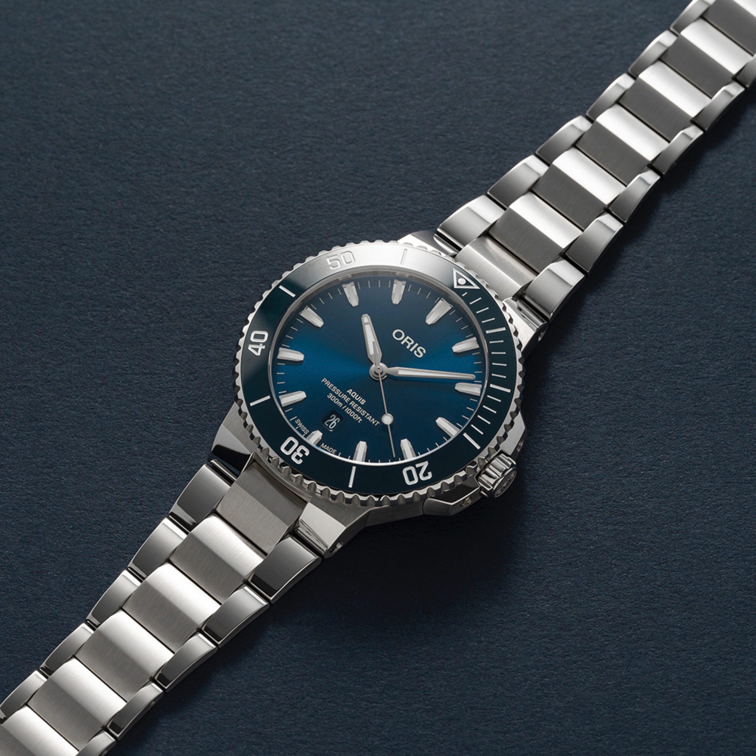 Oris Aquis Date 43.5mm Blue Dial on Stainless Steel Bracelet