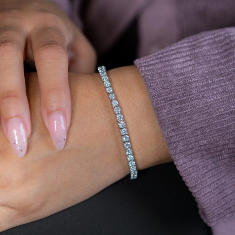 6.75 carat Brilliant cut Diamond Tennis Bracelet in White Gold