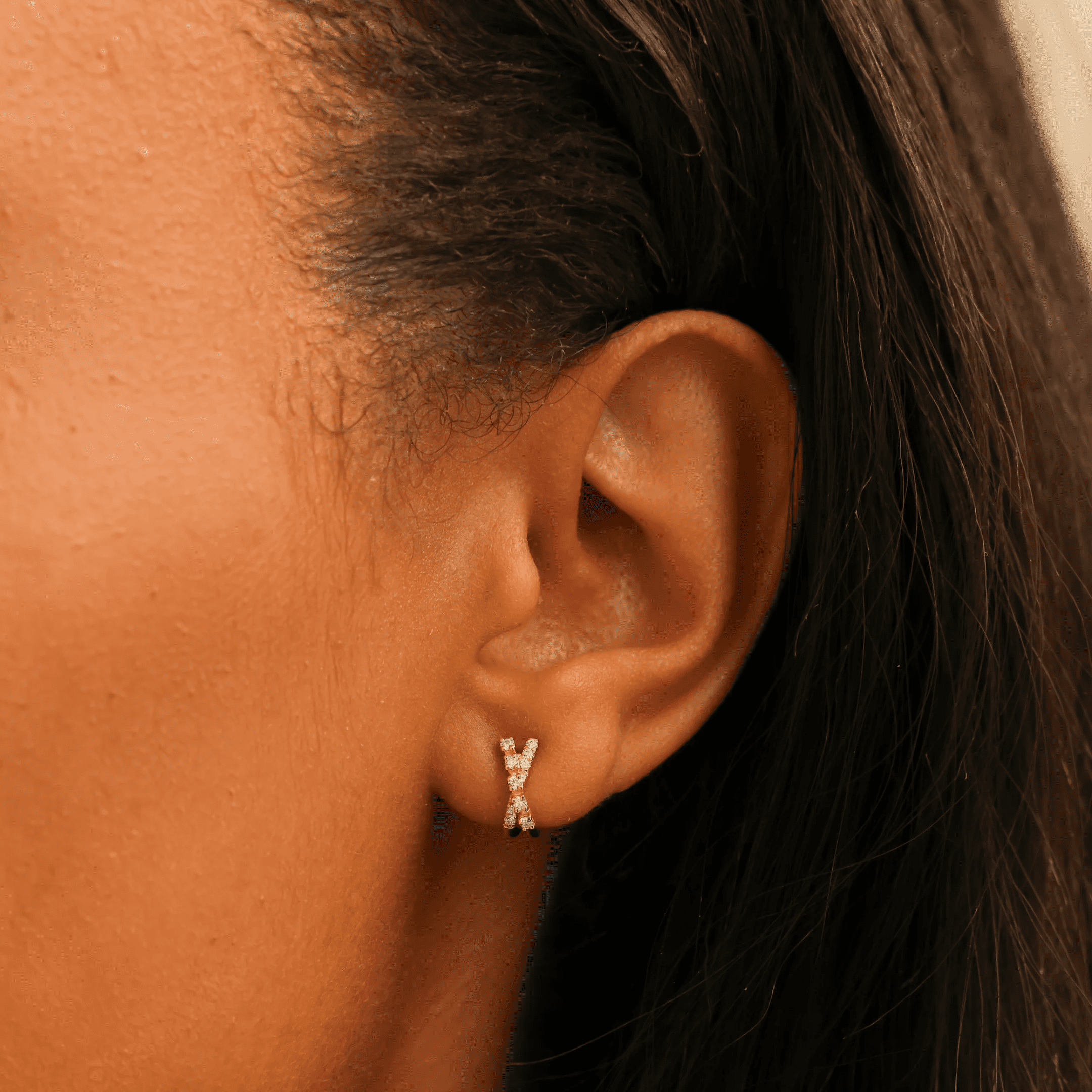 Ava Bea 0.16 carat Diamond Crossover Huggie Earrings in Yellow Gold - Image 3